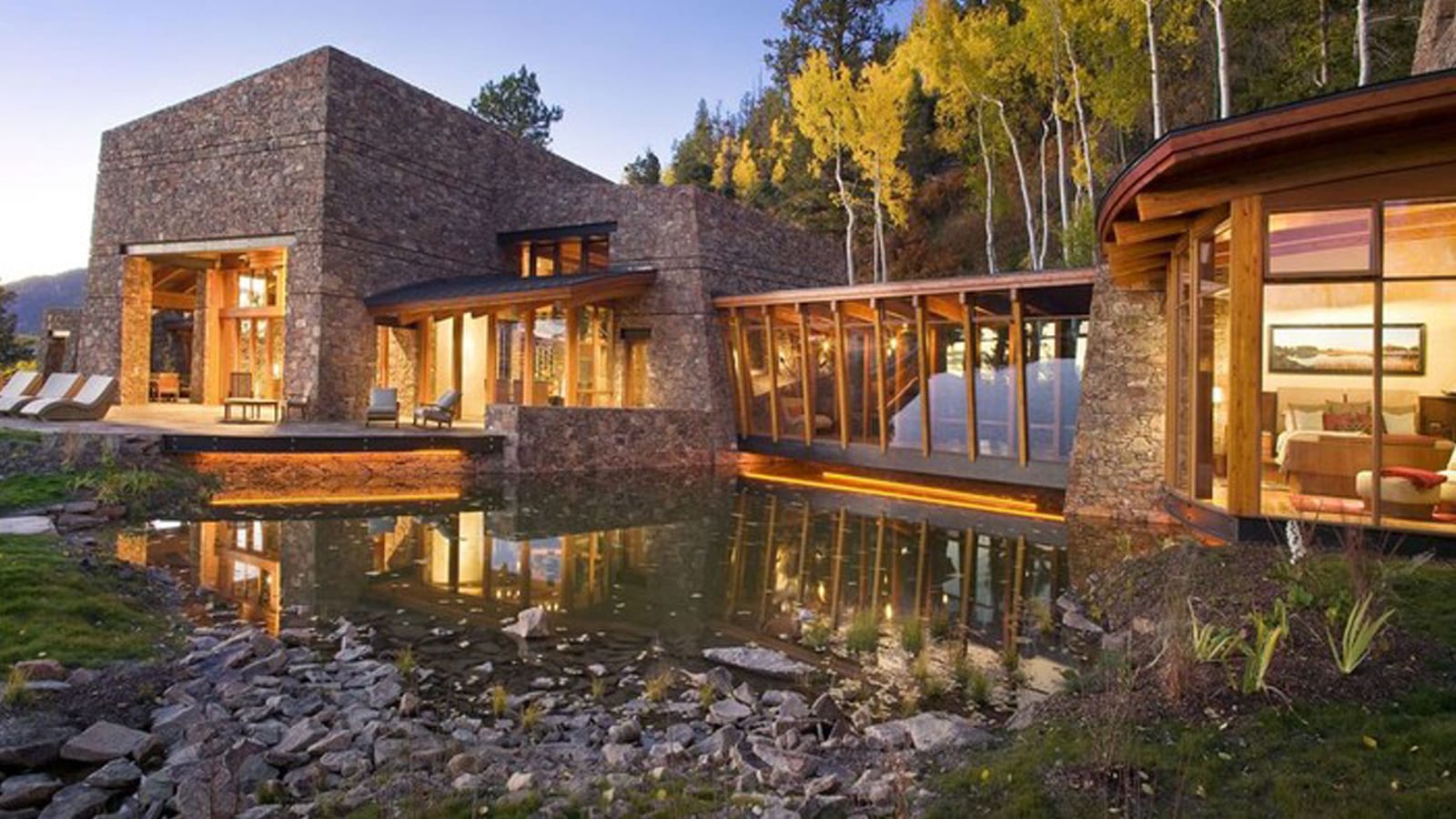 Still from World's Most Amazing Vacation Rentals